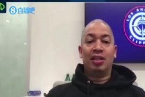 有点恶心！泰伦-卢：奥胖曾让队友帮他做事，队友没做，他就往队友鞋里拉屎